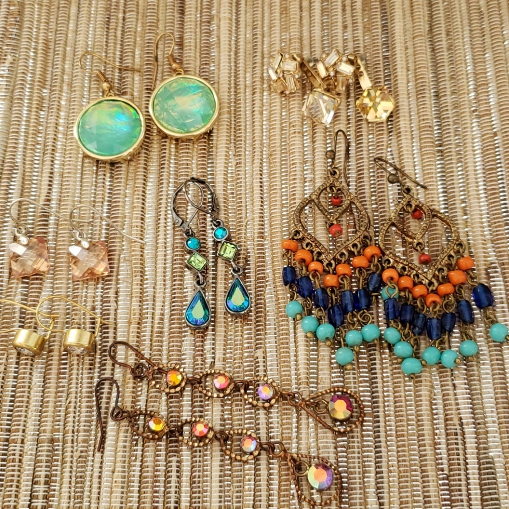 Set of 7 pair of green / amber tone earrings